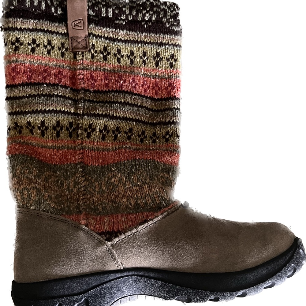Keen knit Winter boots.